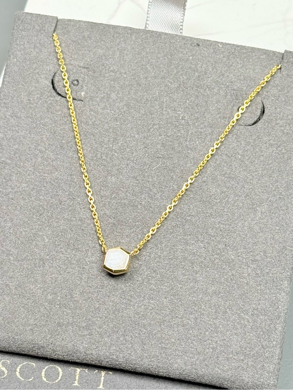 Kendra Scott Davie Gold Pendant Necklace in 18k Vermeil w/Rainbow Moonstone